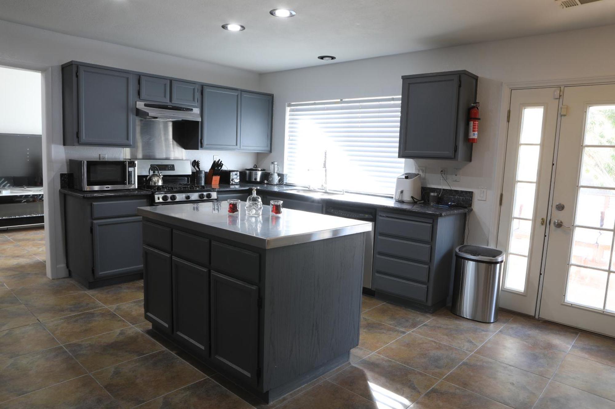 Comfy Expansive Home - Near The Strip - Heated Pool Las Vegas Exteriör bild